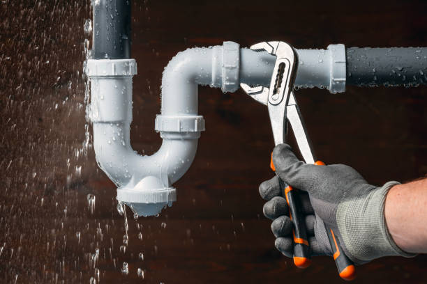 Professional Emergency Plumber technician working in Ringoes, NJ